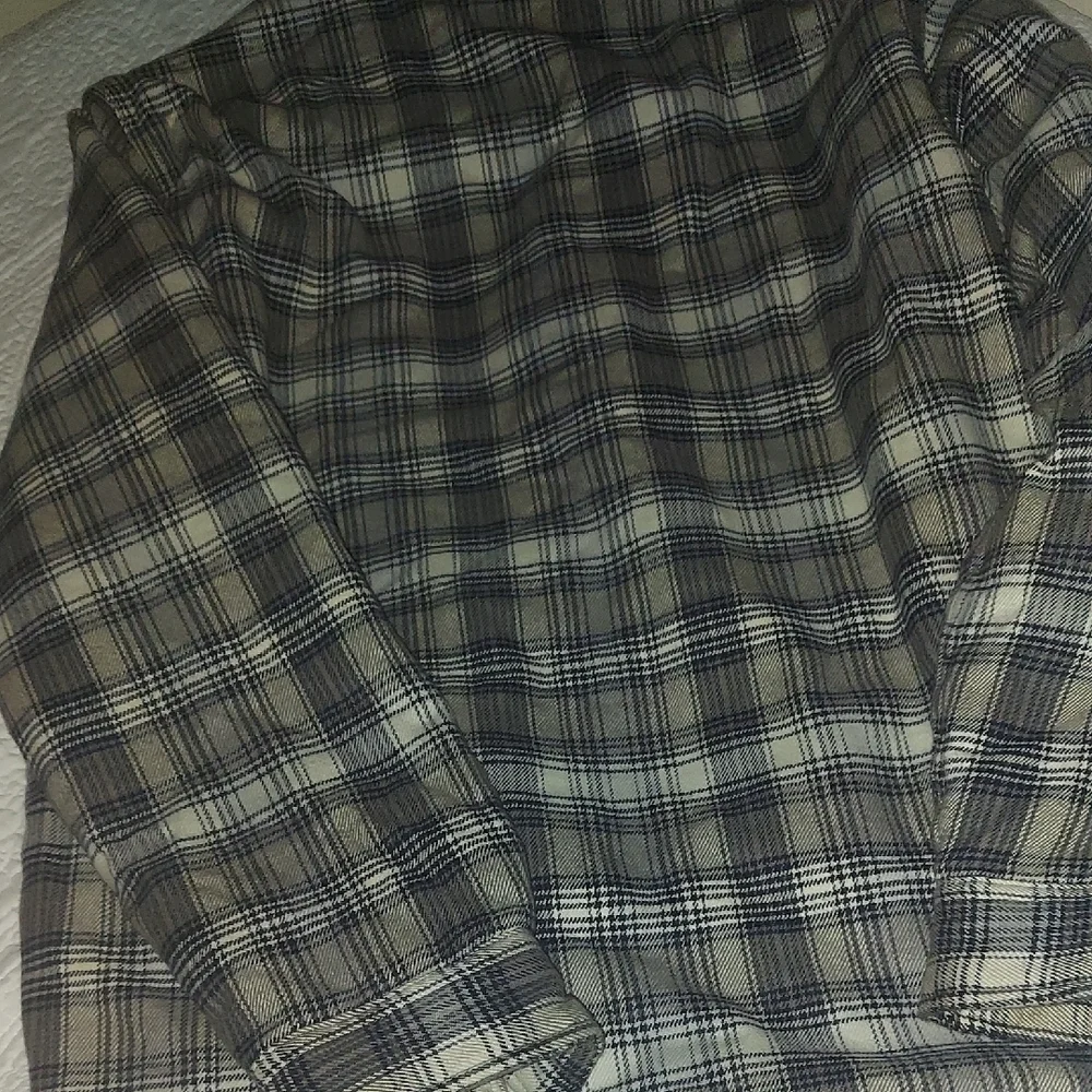 Men's Stylish Gray Plaid Button Down Shirt
